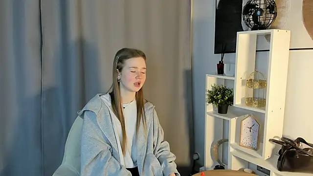 Snapshot of NikolePackham chatting on 02.08.26 NikolePackham online show from 02.08.26