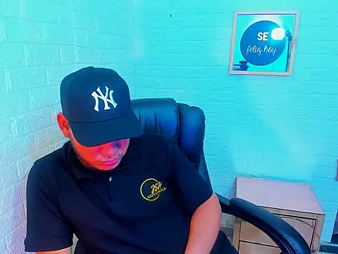 Snapshot of Alex_Sterling chatting on 03.22.26 Alex Sterling online show from 03.22.26