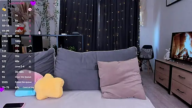 AmyLouWood online show from 05.10.26
