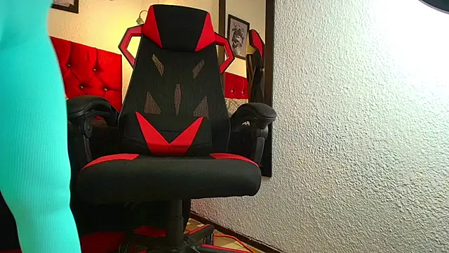 AiraMoreau online show from 03.20.26