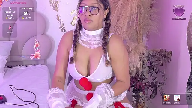 Snapshot of sabrina_lafaux_cr chatting on 03.23.26 sabrina lafaux cr online show from 03.23.26