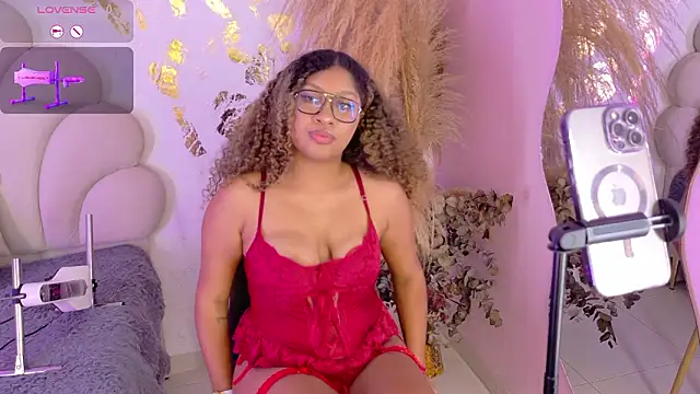 Snapshot of sabrina_lafaux_cr chatting on 03.25.26 sabrina lafaux cr online show from 03.25.26