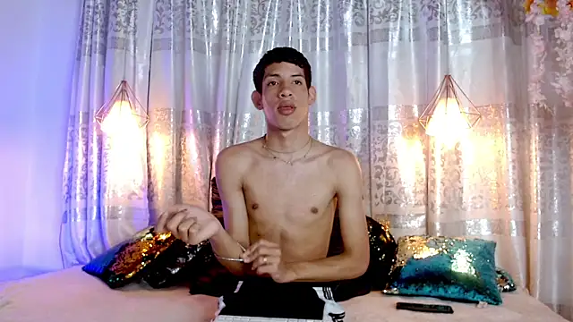 Snapshot of andy_butterfly chatting on 02.11.26 andy butterfly online show from 02.11.26