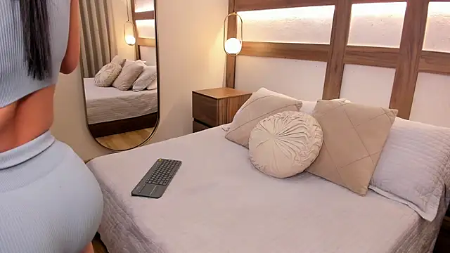 Snapshot of Aurea_Silk chatting on 03.04.26 Aurea Silk online show from 03.04.26