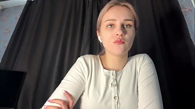 Snapshot of MichalByan chatting on 02.11.26 MichalByan online show from 02.11.26