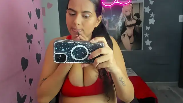 Luna white1 online show from 02.25.26