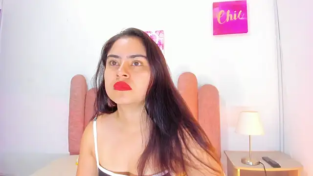 Snapshot of LunaMarin_ chatting on 02.12.26 LunaMarin online show from 02.12.26