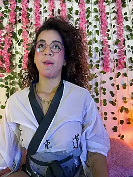 Woo isDaphne online show from 02.16.26