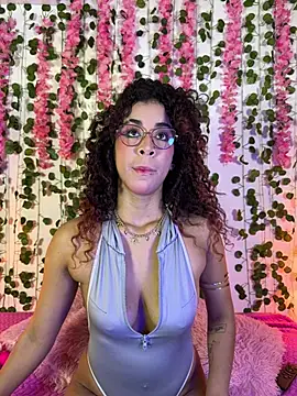 Woo isDaphne online show from 02.19.26