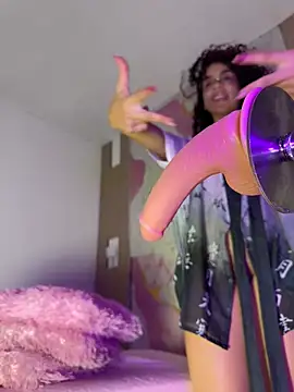 Woo isDaphne online show from 03.08.26