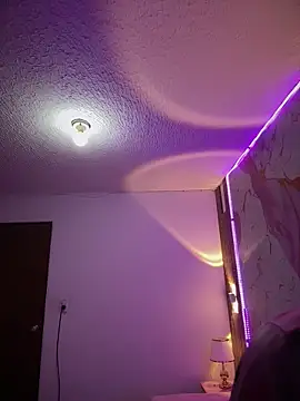 Woo isDaphne online show from 03.26.26