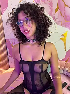 Woo isDaphne online show from 05.24.26