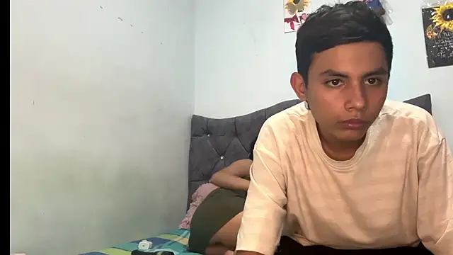 Snapshot of two_cam_latin chatting on 02.21.26 two cam latin online show from 02.21.26