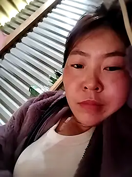 Snapshot of Yiyoongg chatting on 03.16.26 Yiyoongg online show from 03.16.26