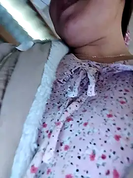 Snapshot of Yiyoongg chatting on 03.23.26 Yiyoongg online show from 03.23.26