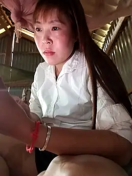 Snapshot of Yiyoongg chatting on 03.30.26 Yiyoongg online show from 03.30.26