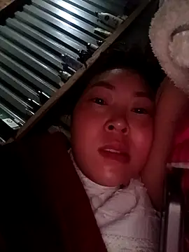 Snapshot of Yiyoongg chatting on 04.01.26 Yiyoongg online show from 04.01.26