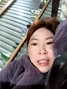 Snapshot of Yiyoongg chatting on 04.03.26 Yiyoongg online show from 04.03.26