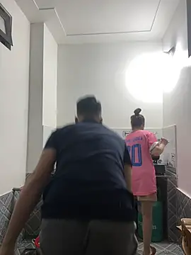 huyenzz online show from 02.26.26