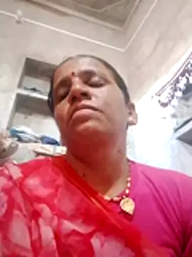 Snapshot of Anitarakkoli chatting on 06.19.26 Anitarakkoli online show from 06.19.26