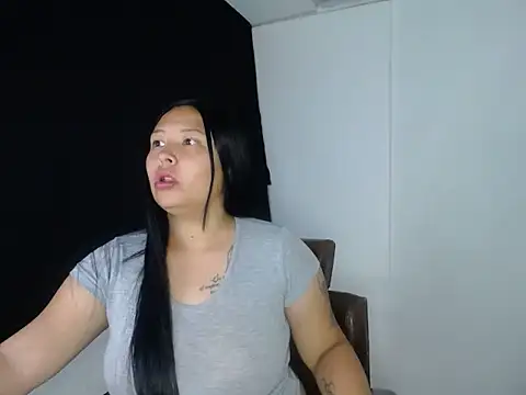 Snapshot of MikieCute_ chatting on 02.08.26 MikieCute online show from 02.08.26