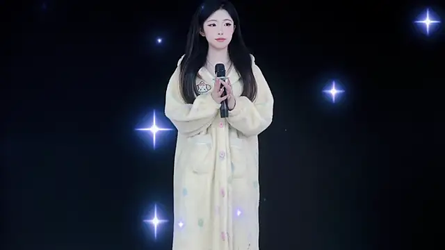 Snapshot of Zhenni chatting on 02.08.26 Zhenni online show from 02.08.26