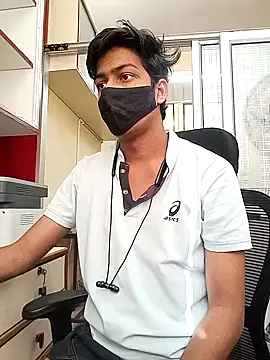 Snapshot of hotyboy_89 chatting on 03.05.26 hotyboy 89 online show from 03.05.26