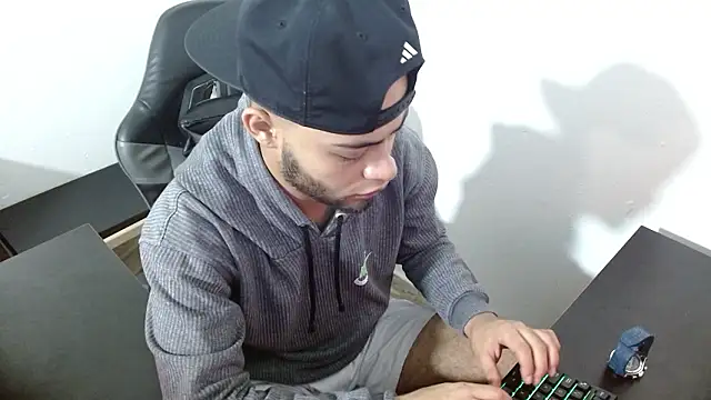 Snapshot of Xanderstone00 chatting on 02.10.26 Xanderstone00 online show from 02.10.26