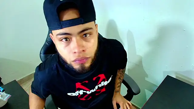 Snapshot of Xanderstone00 chatting on 03.07.26 Xanderstone00 online show from 03.07.26