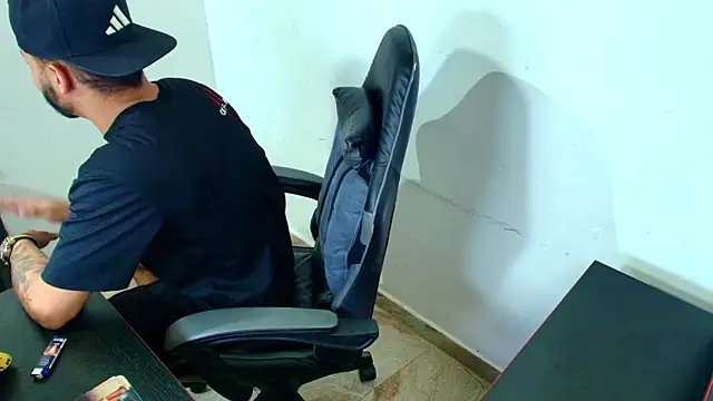 Snapshot of Xanderstone00 chatting on 03.09.26 Xanderstone00 online show from 03.09.26