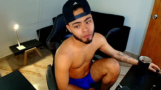 Snapshot of Xanderstone00 chatting on 03.17.26 Xanderstone00 online show from 03.17.26