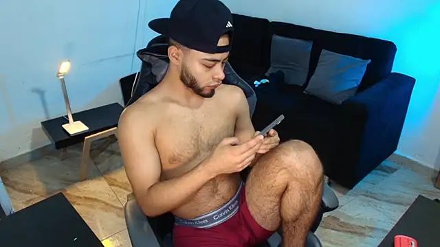 Snapshot of Xanderstone00 chatting on 03.23.26 Xanderstone00 online show from 03.23.26