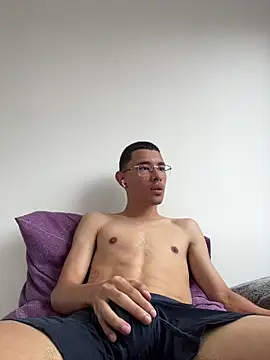 Snapshot of -ShaiN chatting on 02.24.26 -ShaiN online show from 02.24.26