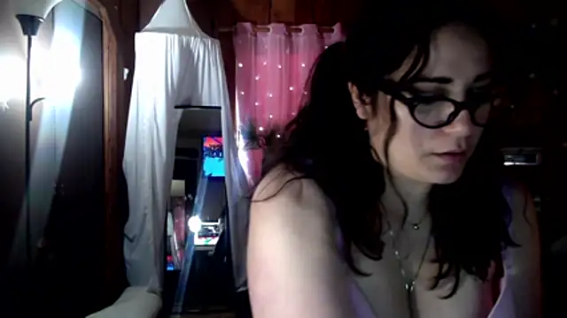 VelvetBrunetteXo online show from 02.20.26