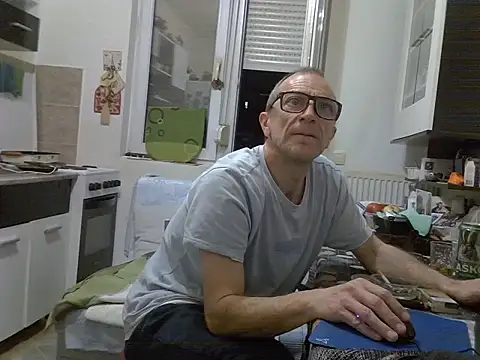 Snapshot of 1973jungen chatting on 02.08.26 1973jungen online show from 02.08.26