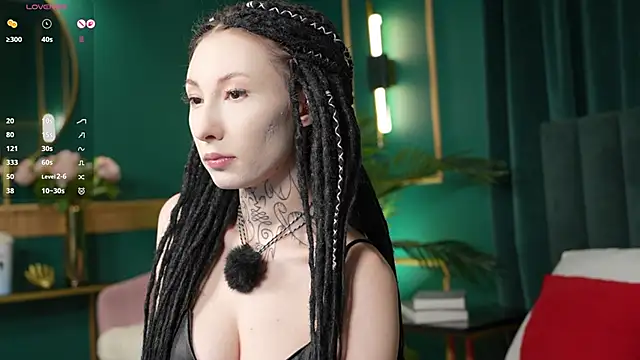 Snapshot of roxy_morrison_x chatting on 03.24.26 roxy morrison x online show from 03.24.26