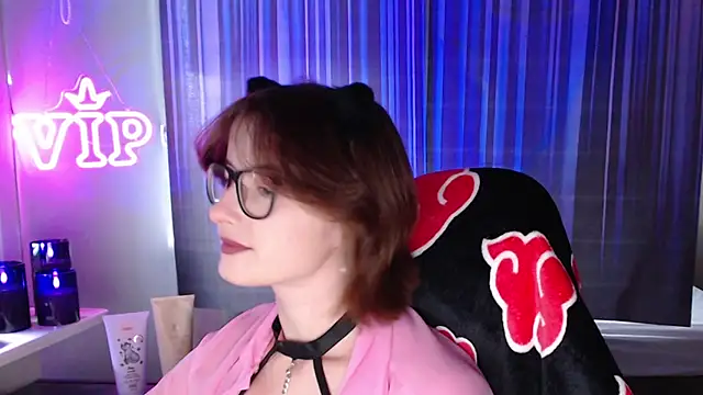Snapshot of LunaXcherry chatting on 07.27.26 LunaXcherry online show from 07.27.26