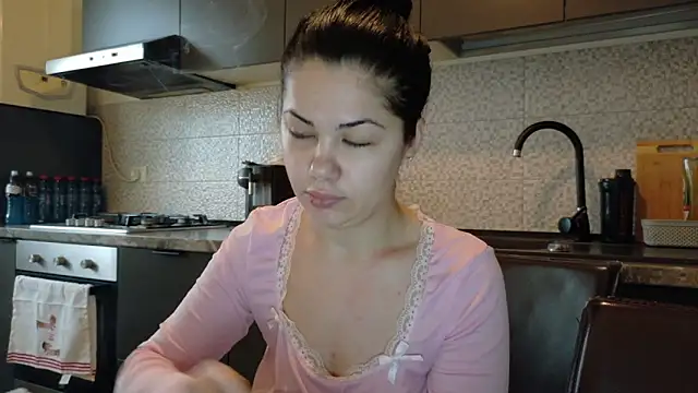 Snapshot of Sofimoon26 chatting on 02.15.26 Sofimoon26 online show from 02.15.26