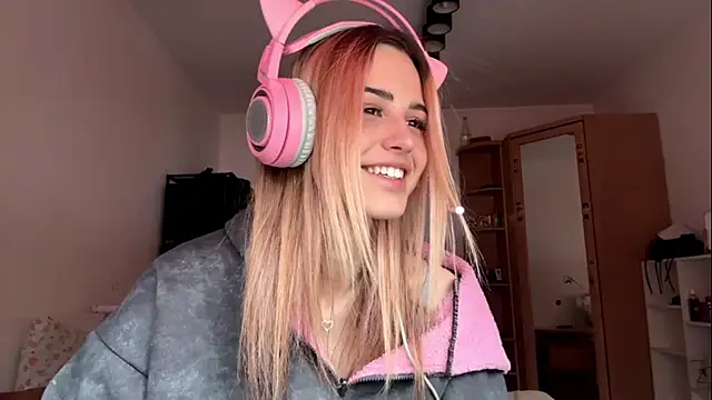 Snapshot of Evva_mayy chatting on 02.10.26 Evva mayy online show from 02.10.26