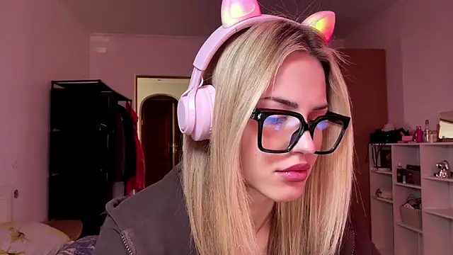 Evva mayy online show from 03.22.26