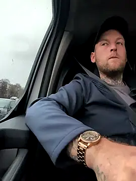 Snapshot of dave32000 chatting on 02.13.26 dave32000 online show from 02.13.26