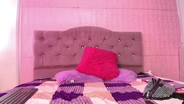 Snapshot of Extremely_dirty_Baby chatting on 02.12.26 Extremely dirty Baby online show from 02.12.26