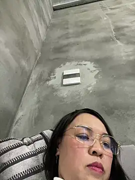 Strawberry-wet online show from 02.15.26