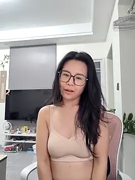 Snapshot of yunchui0101 chatting on 03.18.26 yunchui0101 online show from 03.18.26