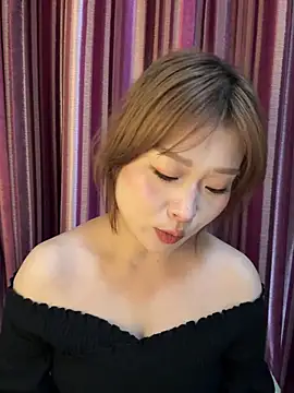 Snapshot of A-cola chatting on 03.25.26 A-cola online show from 03.25.26