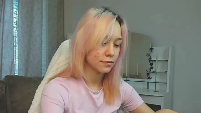 EmilyTrase online show from 04.22.26
