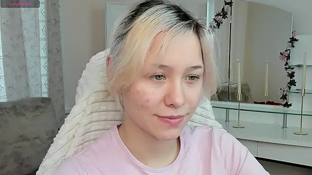 EmilyTrase online show from 04.28.26