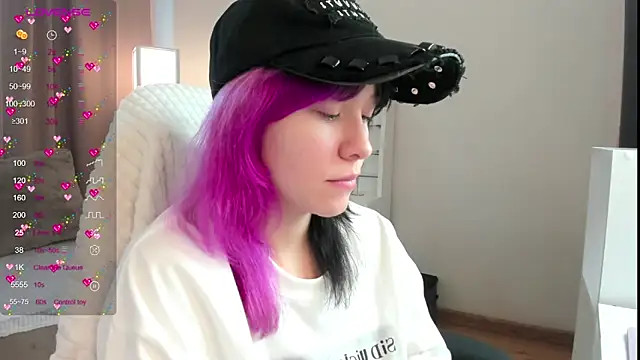 Snapshot of EmilyTrase chatting on 06.30.26 EmilyTrase online show from 06.30.26