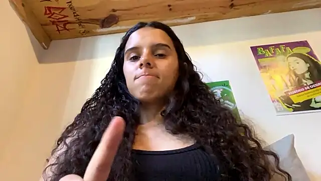 Snapshot of WinnieKloth chatting on 02.19.26 WinnieKloth online show from 02.19.26