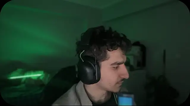 Snapshot of enesbabakral chatting on 02.10.26 enesbabakral online show from 02.10.26